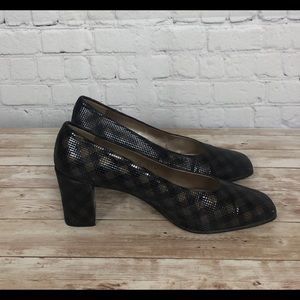 Proxy Bronze and Black Check Pump